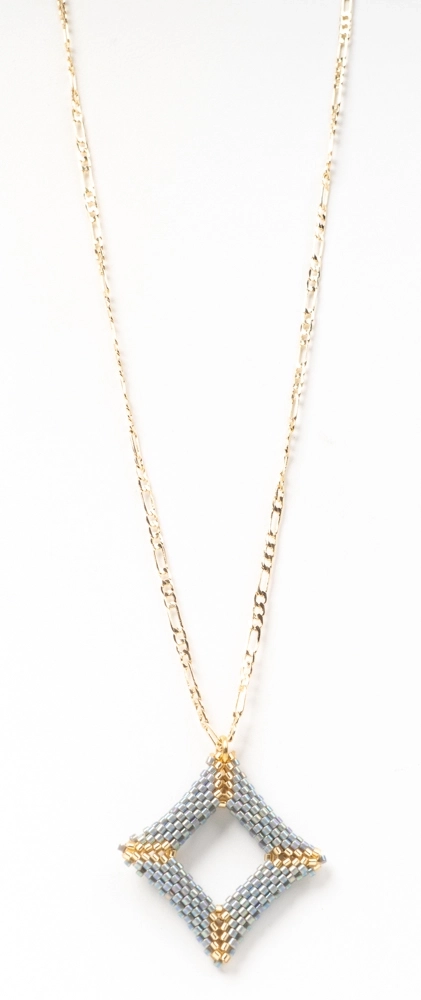 Altın sarısı metal kolye - Görsel 3