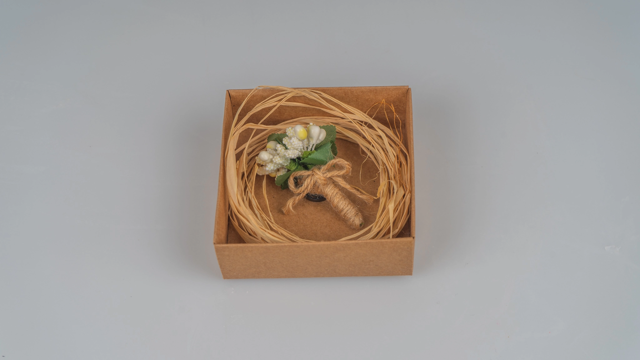 Beyaz Çiçekli Magnet (25li)