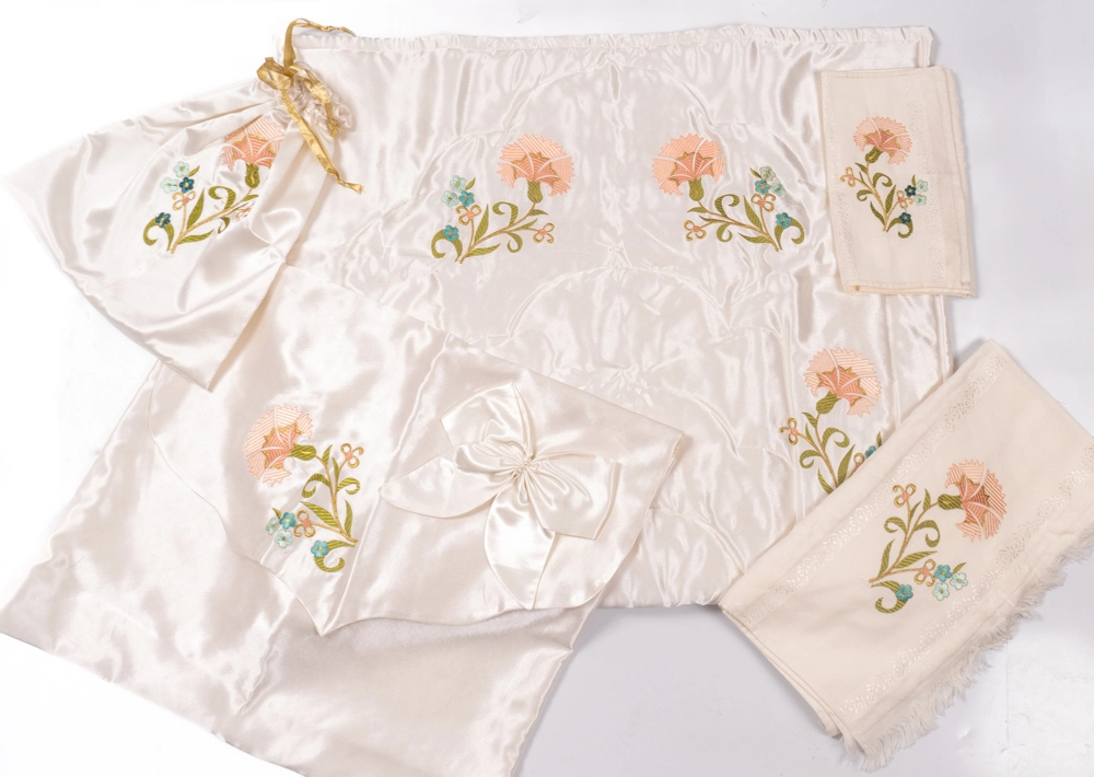 çeyizlik seccade türk işi karanfil işlemeli