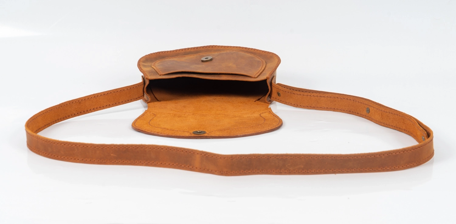 CRAZY BASKILI AÇIK KAHVERENGİ HAKİKİ DERİ ÇAPRAZ ÇANTA - Görsel 2