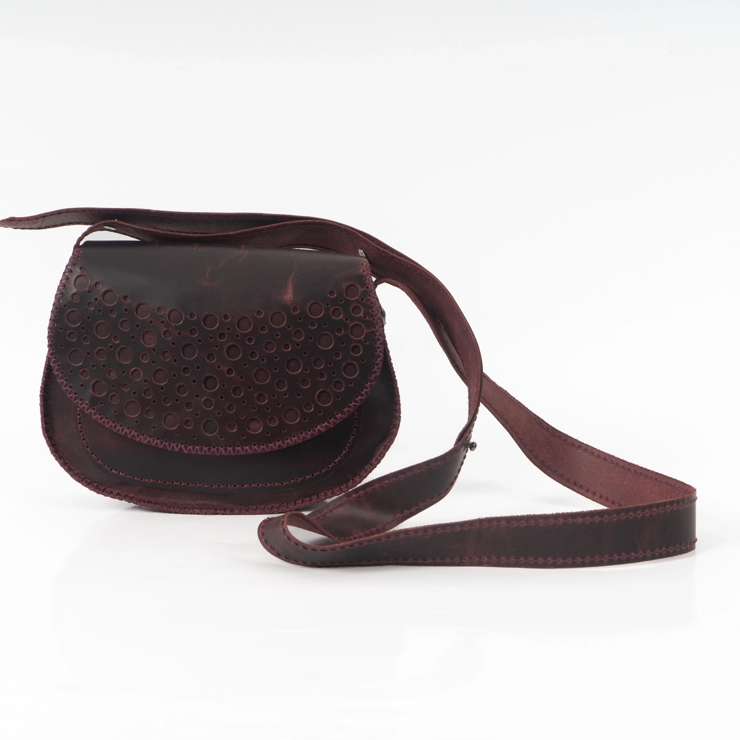 CRAZY BASKILI MOR RENKLİ HAKİKİ DERİ ÇAPRAZ ÇANTA