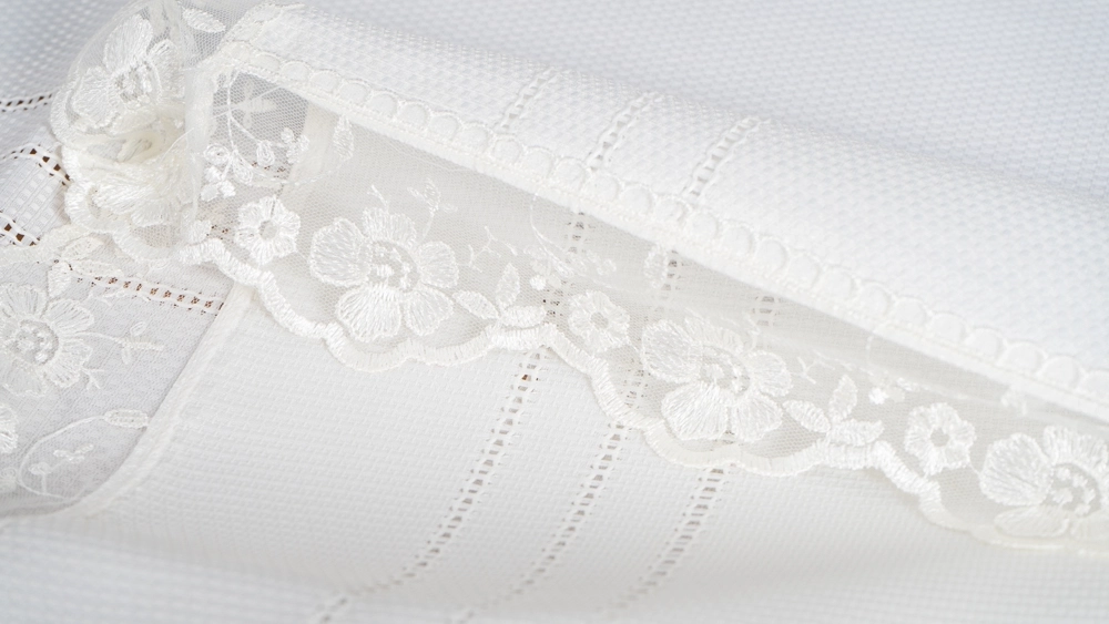 Dantelli leke tutmaz servis örtüsü - Görsel 2