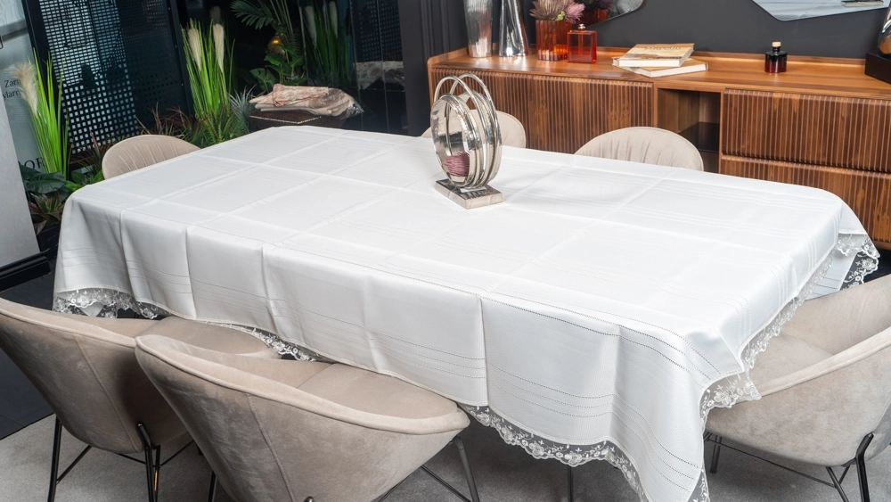 Dantelli leke tutmaz servis örtüsü