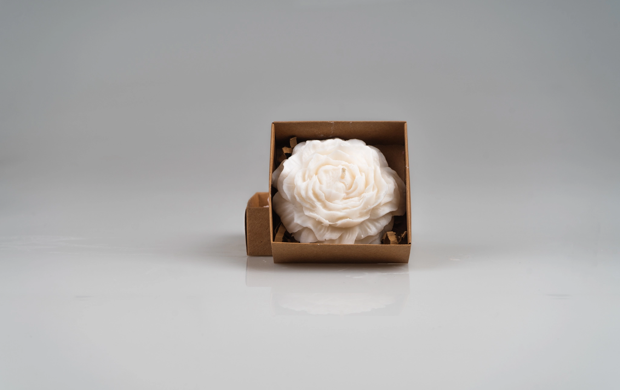 DEKORATİF ŞAKAYIK ÇİÇEĞİ VANİLYA KOKULU SOYA MUMU (BEYAZ)