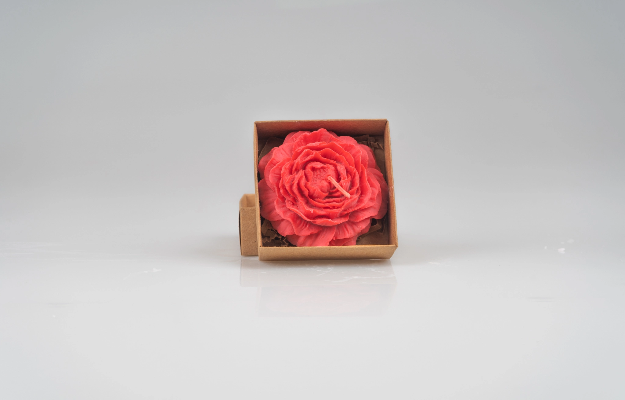 DEKORATİF ŞAKAYIK ÇİÇEĞİ VANİLYA KOKULU SOYA MUMU (KIRMIZI)