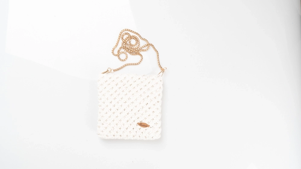 Demir zincirli yıldız model yandan çapraz çanta