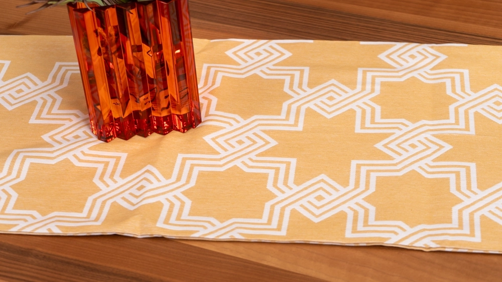 Duck Kumaşına Çalışılmış Sarı Desenli Runner - Görsel 4