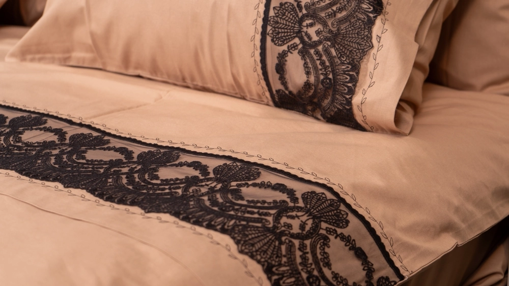 El Yapımı Pamuklu Siyah Dantelli Akfil Nevresim Takımı - Görsel 4