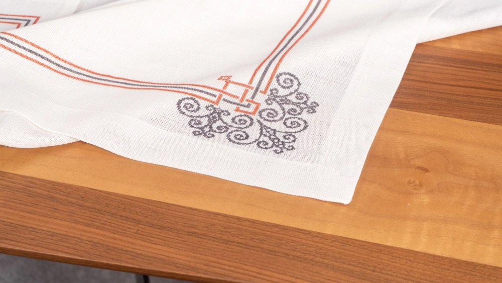 Elde Kanaviçe İşlemeli Servis Örtüsü ve Peçete - Görsel 3