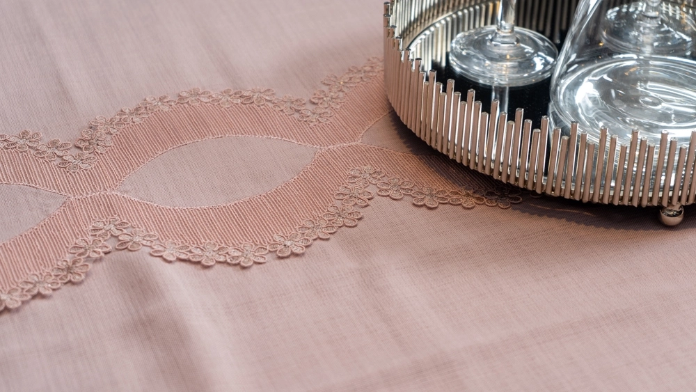 Gardenya Kumaştan Fransız Güpürlü Masa Örtüsü - Görsel 4