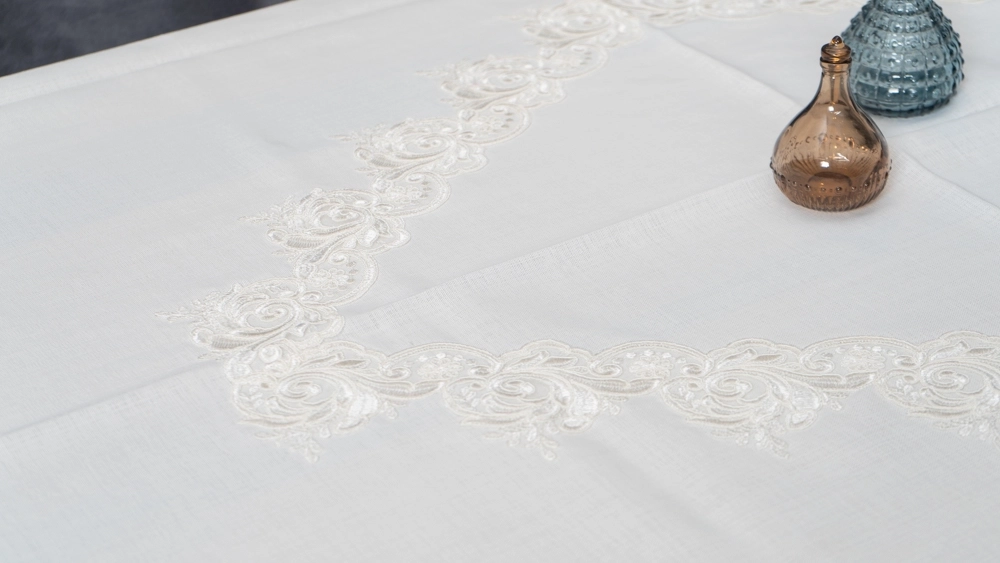 Gardenya Kumaştan Fransız Güpürlü Masa Örtüsü - Görsel 2