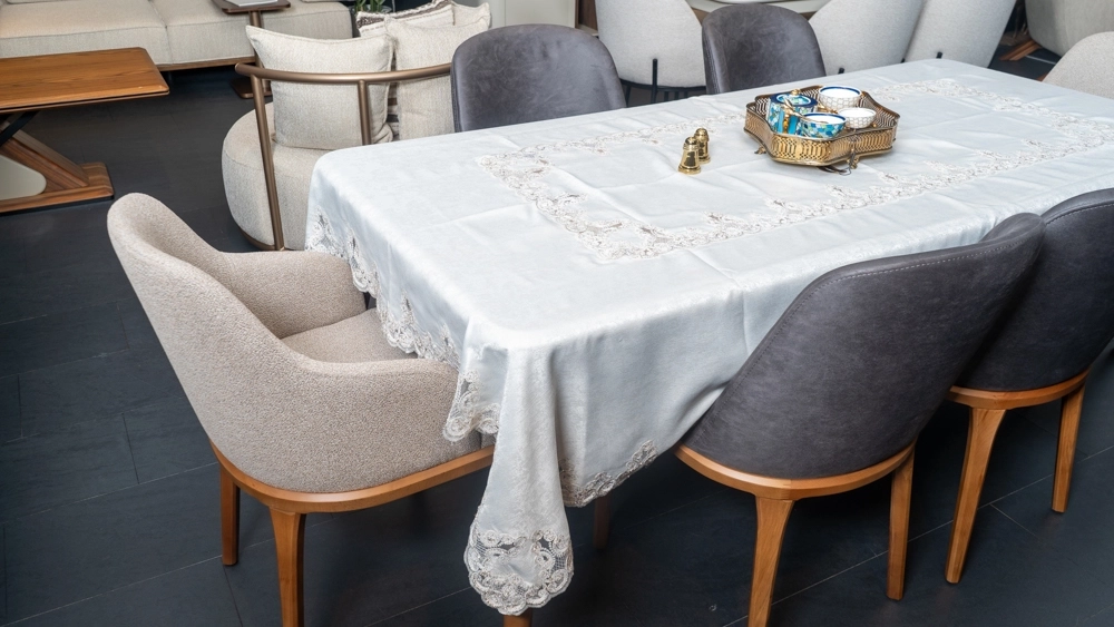 Güpürlü Gardenya Kumaştan Masa Örtüsü