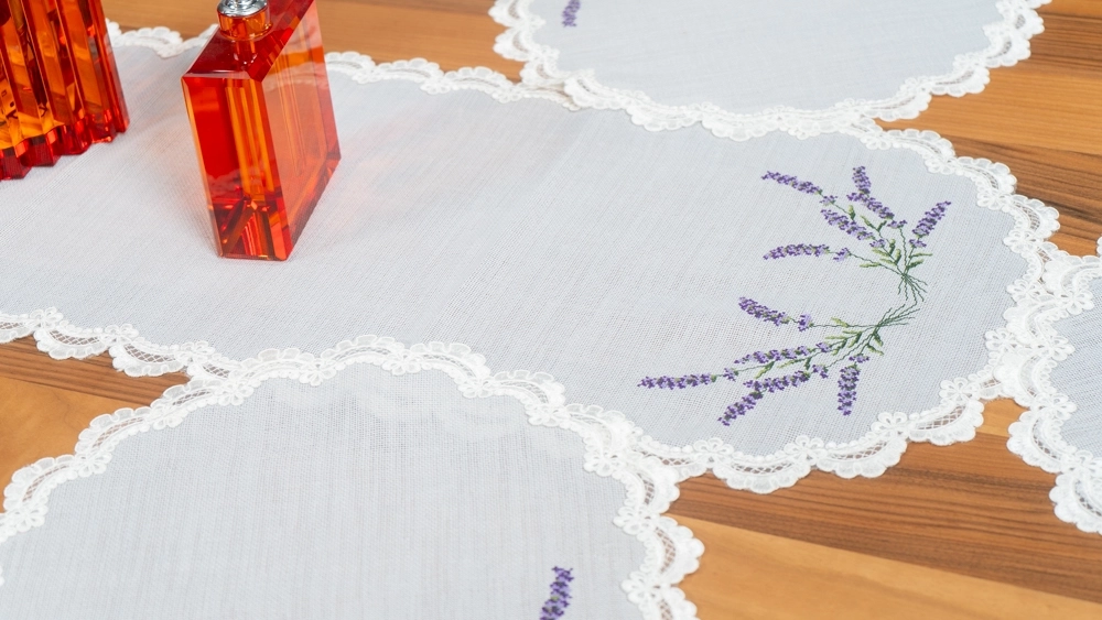 Keten Üzerine Elde İşlenmiş Lavanta Desenli Amerikan Servis Takımı - Görsel 3