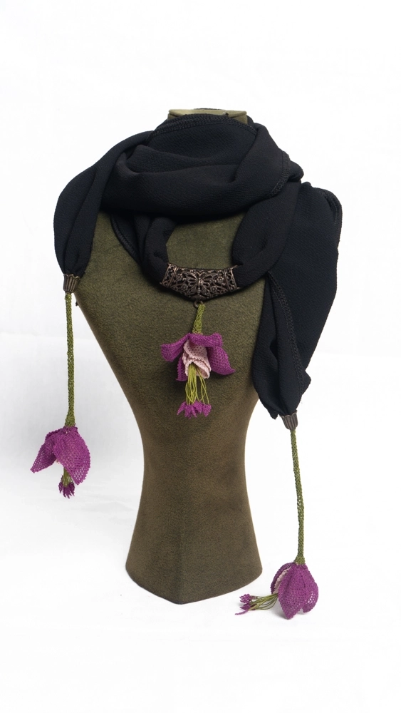 Küpeli İğne Oyası Kolye