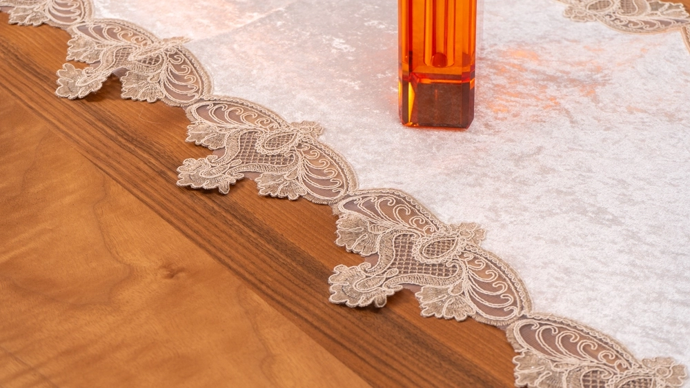 Leke Tutmaz Dantelli Runner - Görsel 3