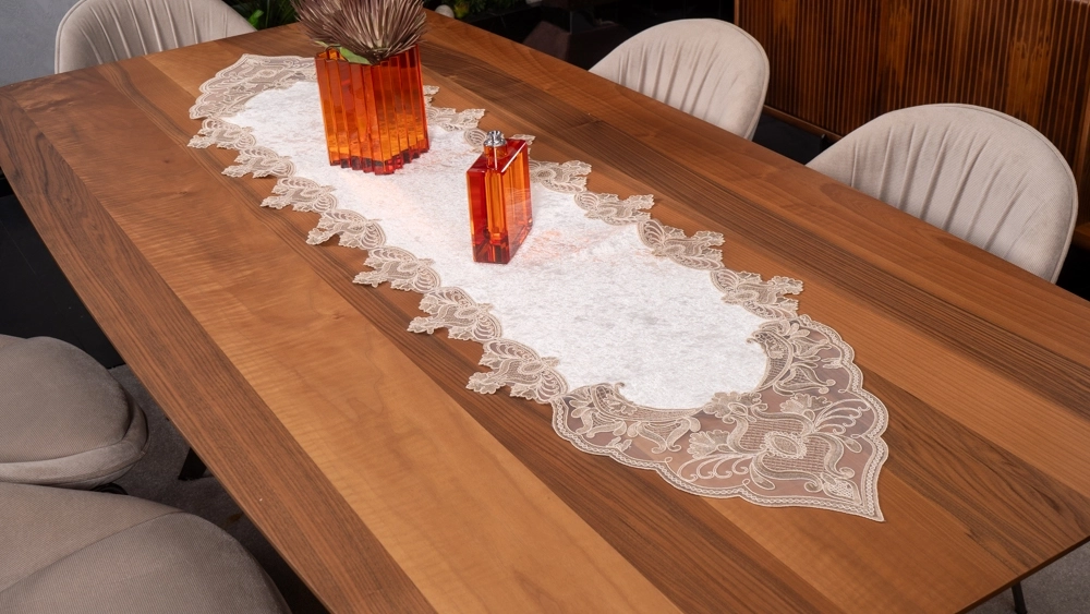 Leke Tutmaz Dantelli Runner - Görsel 2