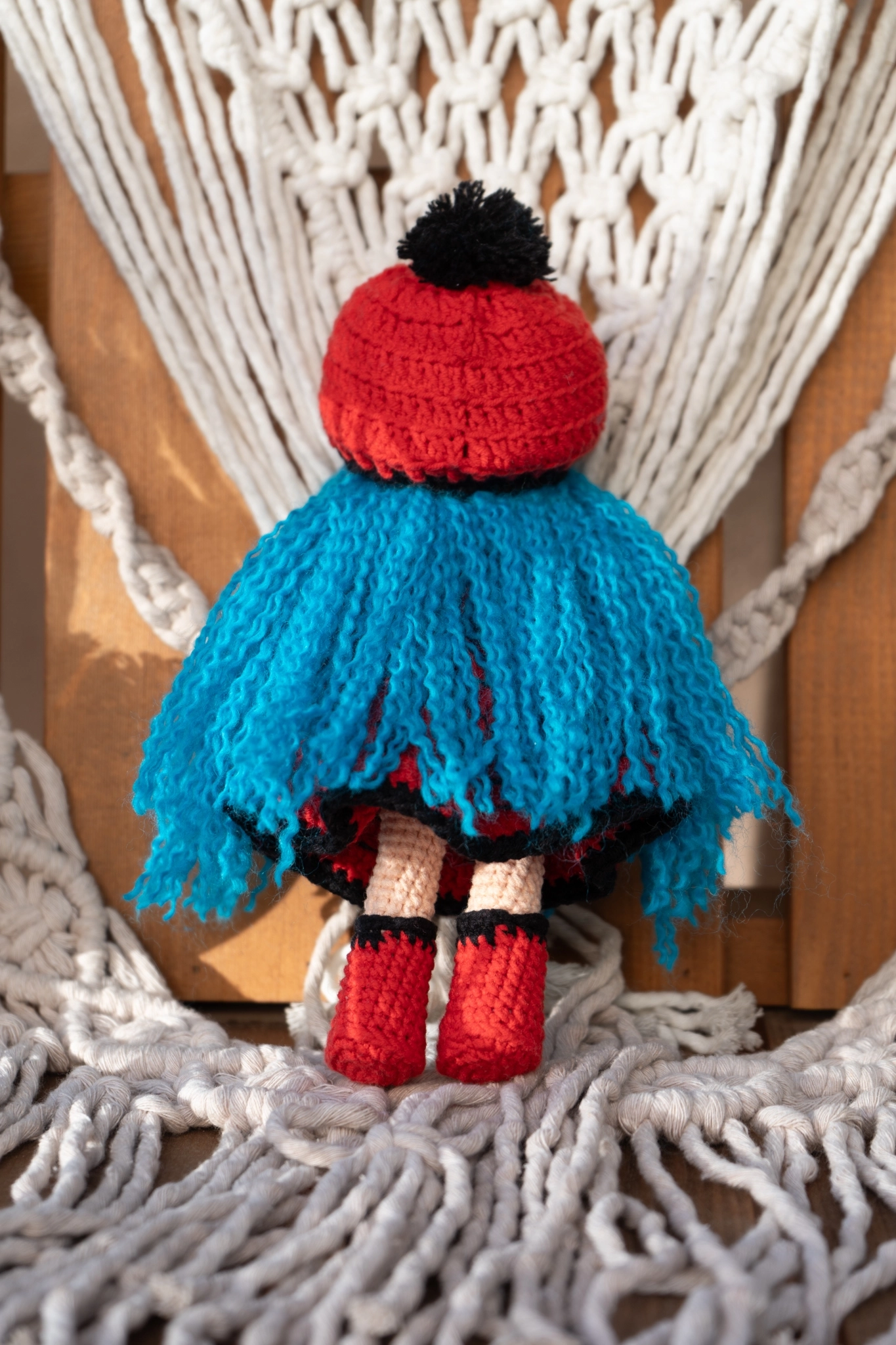 Loncadan İlbike Bebek Amigurumi Organik Tığ Örgü Oyuncak (22 cm) - Görsel 4