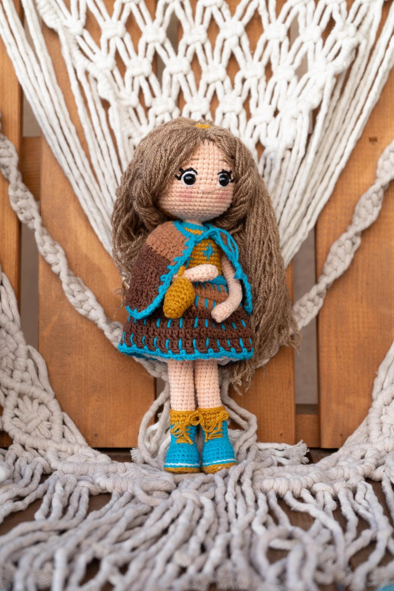 Loncadan Selen Bebek Amigurumi Organik Tığ Örgü Oyuncak (22 cm)