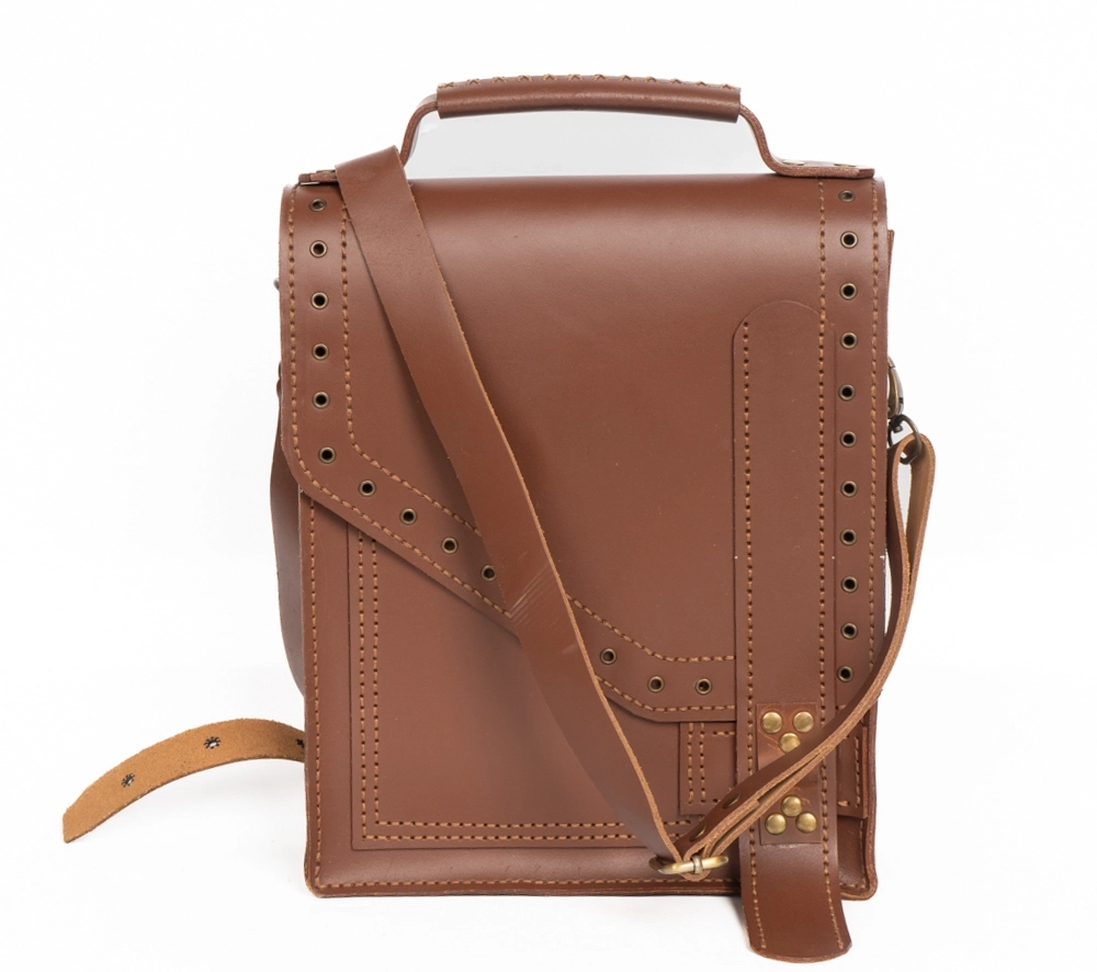 POSTACI MODEL EL YAPIMI HAKİKİ DERİ OMUZ ÇANTASI - Görsel 4