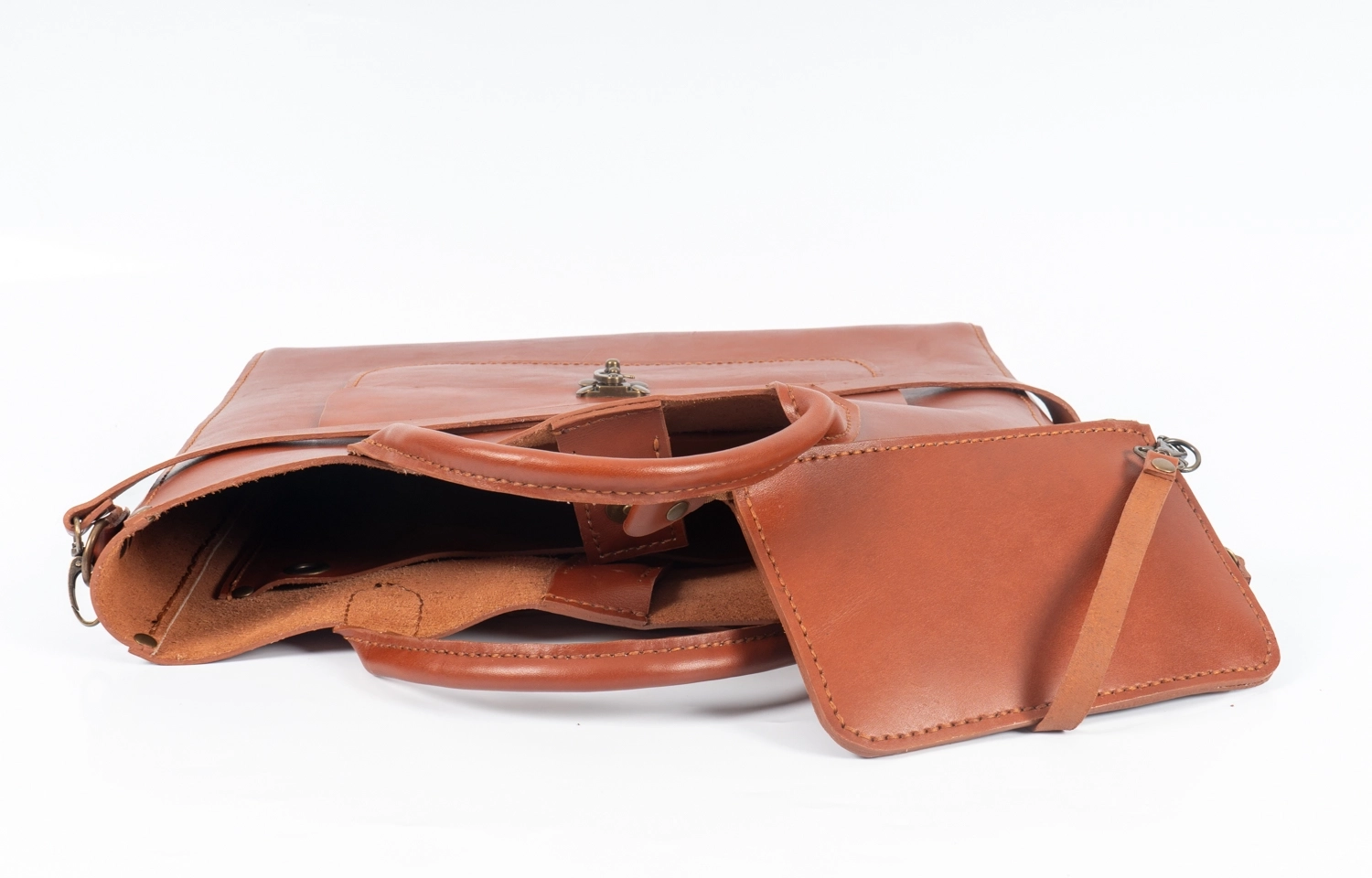 TABA RENK DOĞAL DANA DERİSİNDEN ÖNÜ KAPAKLI CEPLİ OMUZ ÇANTASI - Görsel 3