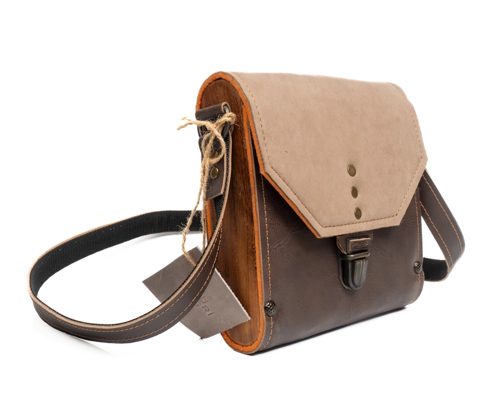 YANLARI MASİF AĞAÇ, İKİ RENK ANTİK SARI TOKALI ÇAPRAZ ÇANTA