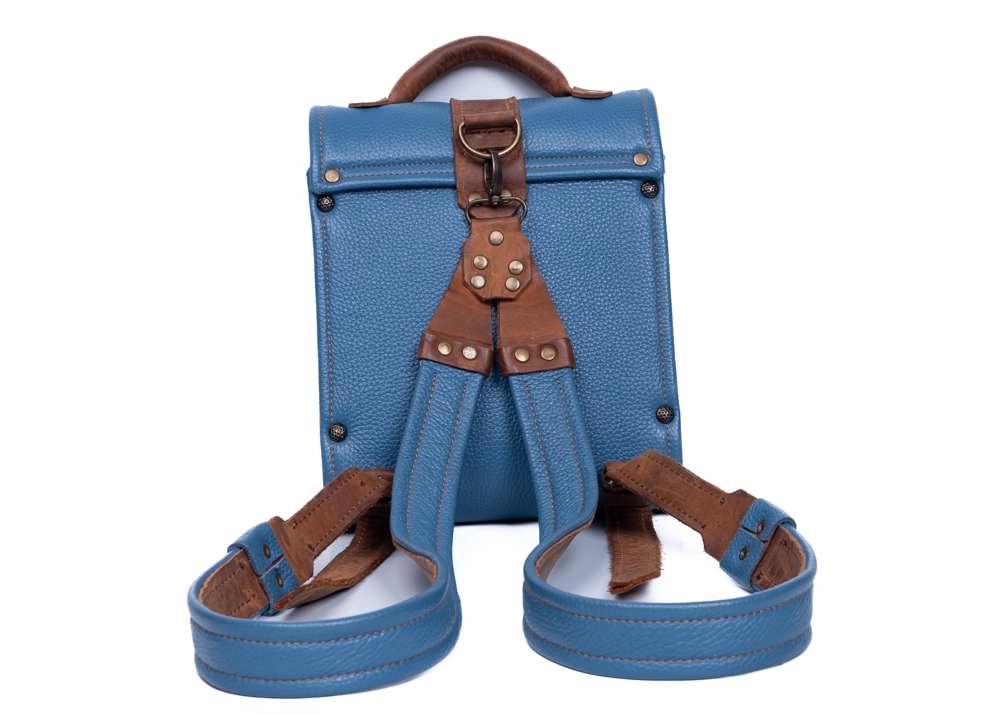 YANLARI MASİF AĞAÇTAN MAVİ-KAHVE CRAZY KARIŞIMLI SIRT ÇANTASI